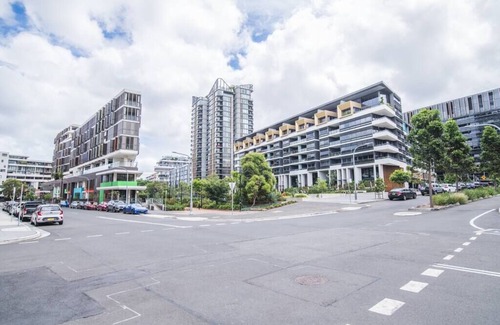 Waterloo Apartment | Close to city Peaceful studio at Waterloo wifi Parking