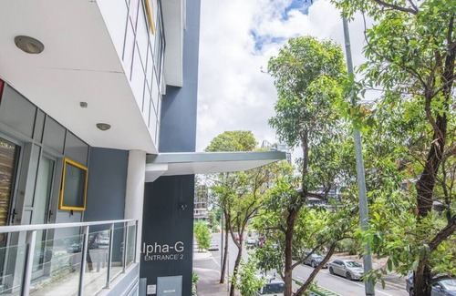 Waterloo Apartment | Close to city Peaceful studio at Waterloo wifi Parking