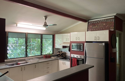 Ludmilla House | Close to City, Racetrack, Sailing Club.