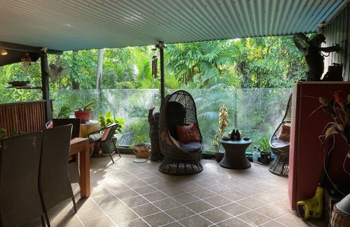 Ludmilla House | Close to City, Racetrack, Sailing Club.