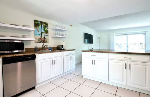 River Oaks House | Close to Cruise Port, Airport, Downtown, and Beaches