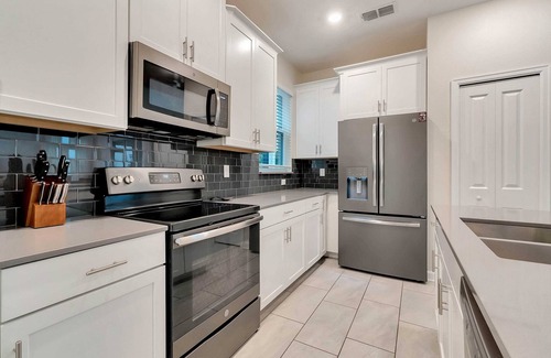 Kissimmee Resort | Close to Disney Pet Friendly Resort Amenities