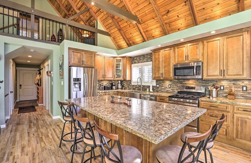 Truckee Cottage | Close to Donner Lake & Skiing: Truckee Getaway