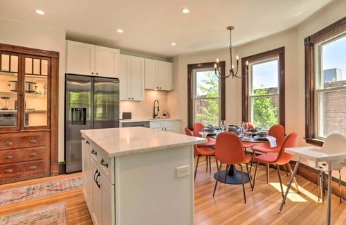 Salem Condo | Close to Downtown and Family-Friendly!