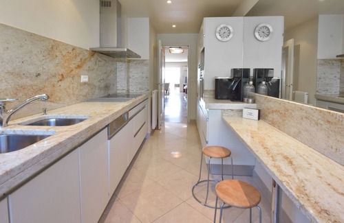 California - Pezou Apartment | Close to downtown Cannes, swimming pool and sea view