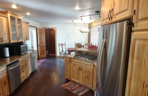Ruidoso House | Close to downtown, family/pet friendly, mountain views, tv/game room