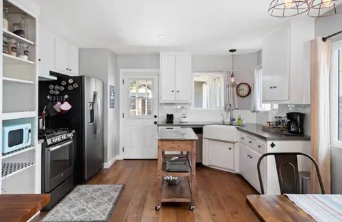 Paso Robles House | Close to Downtown! Gorgeous MidCentury w/fire pit