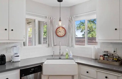 Paso Robles House | Close to Downtown! Gorgeous MidCentury w/fire pit