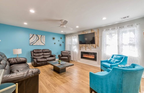 Atlanta House | Close to Downtown, Modern 3 BR w/Driveway