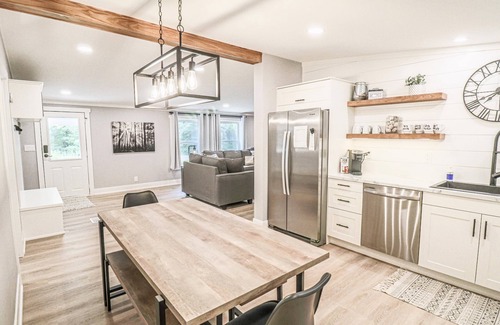 Traverse City House | Close to Downtown with Hot Tub