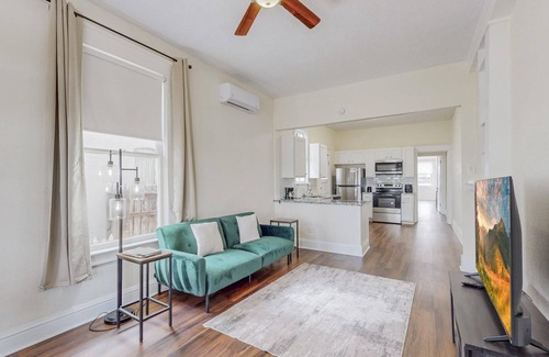 Huning Highland Historic District Apartment | Close to everything ABQ, #B Stay here!