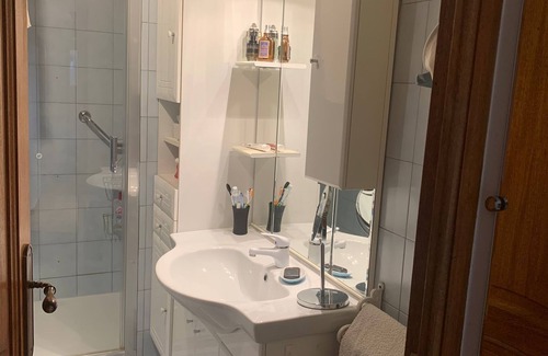 Saint-Julien Bed & Breakfast | Close to Gréoux les bains, 1 bedroom for 2 + a small one for 1 and the swimming pool!