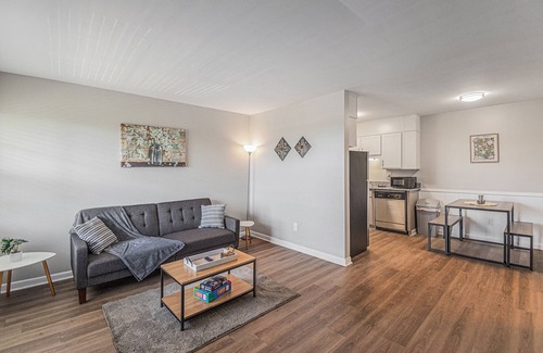Crestline Heights Apartment | Close to Hospitals & UAB W/Free Parking&Fast WiFi