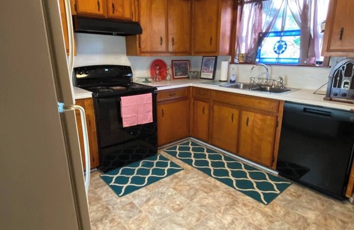 Baytown House | Close to Houston this cozy 2-bedroom house in Baytown is a special treat.