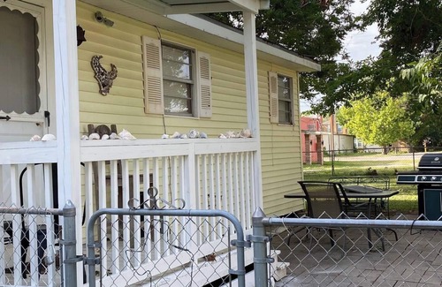 Baytown House | Close to Houston this cozy 2-bedroom house in Baytown is a special treat.