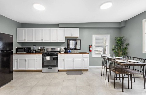 Ampere House | Close to Newark Airport and Train to New York