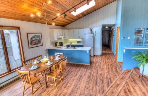 Waldport House | Close to Ocean!, Hot tub and Miles of Sandy Beach!