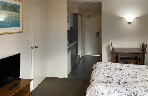 Cairns North Apartment | Close to public and private hospital and attractions. . Free cancellation