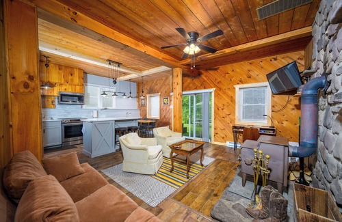 Maplecrest Cottage | Close to skiing in Windham and Hunter, hiking, lakes, 20+restaurants