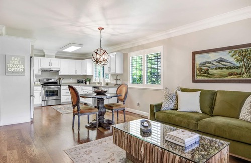 Boyes Hot Springs Cottage | Close to Sonoma Plaza, Hot Tub and Bikes Included