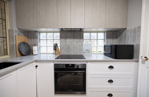 South Perth House | Close to South Perth Foreshore, Casino & Optus Stadium - Perfect Perth Getaway!