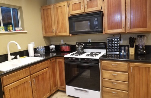 Paradise House | CLOSE TO STRIP Very Private, GATED, Huge Open Floor Plan, WIFI, WASHER & DRYER