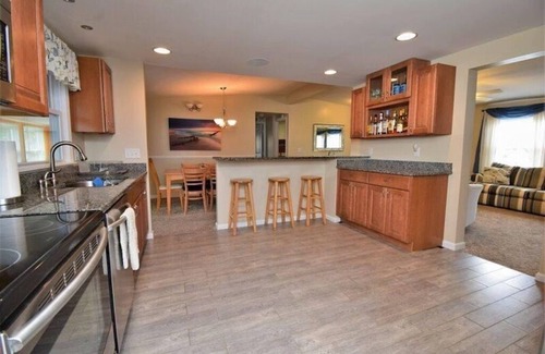 Rehoboth Beach House | Close to the Beaches and Shopping