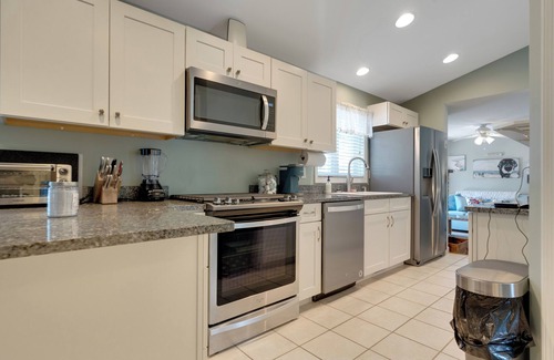 Wells Apartment | Close to the beach 1BDR with large, private fenced in yard