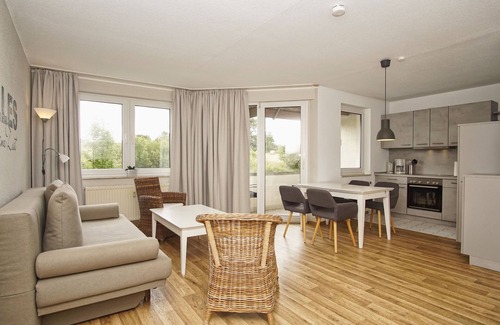 Lobbe Apartment | Close to the beach with balcony, use of swimming pool and sauna - Strandhaus Mönchgut FeWo16