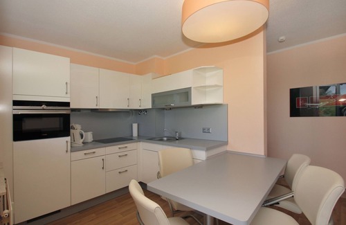 Lobbe Apartment | Close to the beach with balcony, use of swimming pool and sauna - Strandhaus Mönchgut FeWo12