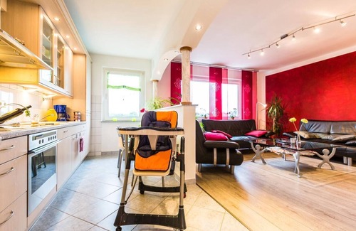 Muelheim Apartment | Close to the fair - beautiful, bright 3-room apartment, 70 m²