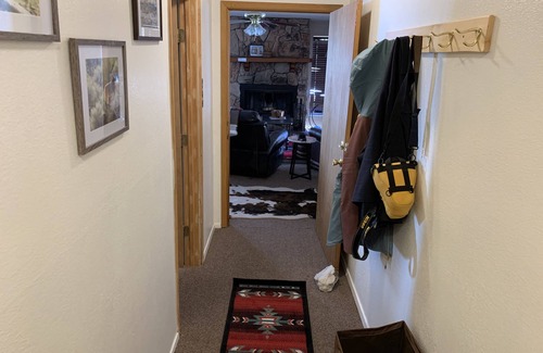 Red River Condo | Close to the lifts/middle of town 2BR/2BA , sleeps 6, Great Reviews