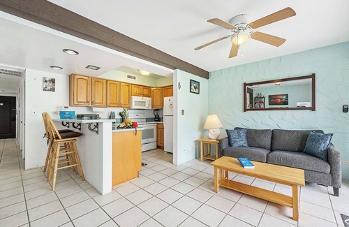 Kailua-Kona Condo | Close to the Ocean! Casa De Emdeko B122