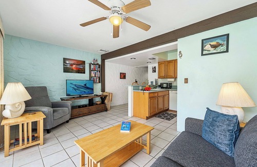 Kailua-Kona Condo | Close to the Ocean! Casa De Emdeko B122