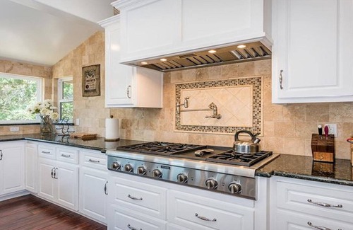 Paso Robles House | Close to town, but feels a world away! Beautiful house with all the amenities!