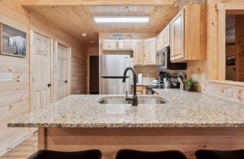 Bryson City Cabin | Close to Town, Private, Hot Tub, Fireplace, Fire Pit