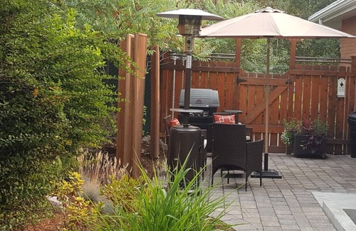 Missoula Apartment | Close to UM & Downtown. Refurbished 1350 sq ft w/Gym, Laundry, Kitchen, Patio.