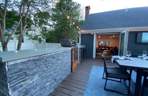 Dennis House | Close2beach, Speakeasybar,hottub, Petsok, Firepit