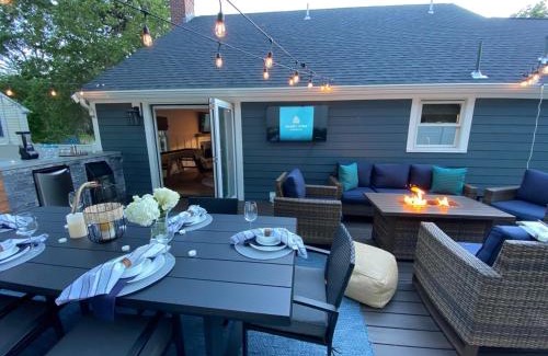 Dennis House | Close2beach, Speakeasybar,hottub, Petsok, Firepit