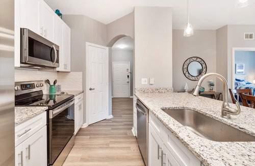 Crestwynd Bay Condo | Close2Mickey! Resort amenities with the comforts of home!