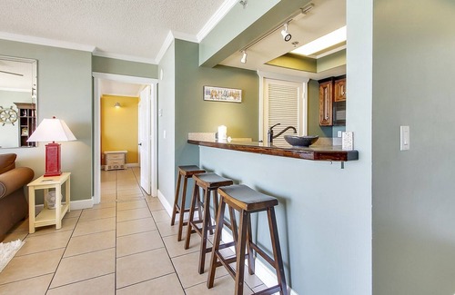Long Beach Condo | Closest 1 bedroom to Lagoon Pool! Free Beach Chairs!