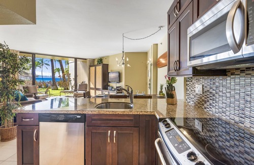 Honokowai Condo | Closest 1-Bedroom to the Beach at Kaanapali Shores