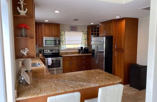 Naples Park House | Closest To Beach Main House & Separate Villa 4 Bdrm , Huge Pool. Walk To Beach