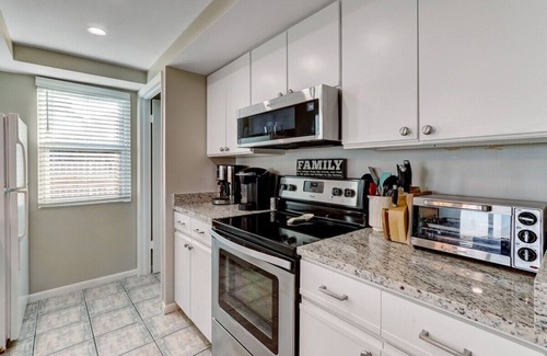 Fernandina Beach Condo | Closest to the Beach: Ground-Level Ease-Book Now!