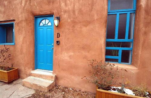 Downtown Santa Fe House | Closson Casita - Patio & Fire Pit - Near Plaza - 1BR