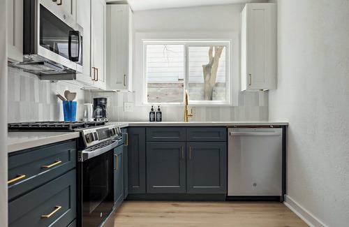 Chestnut House | Cloud 9 Retreat - Two Homes in East Downtown