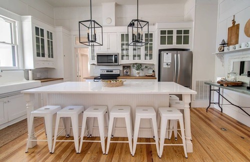 Fredericksburg House | Cloud 9, Victorian Retreat with Pool & Hot Tub