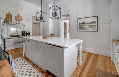 Fredericksburg House | Cloud 9, Victorian Retreat with Pool & Hot Tub