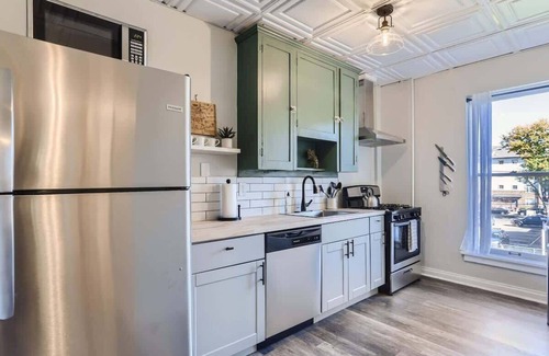 City Park Apartment | Cloud by Modern Midstay/1 Block to City Park #C6