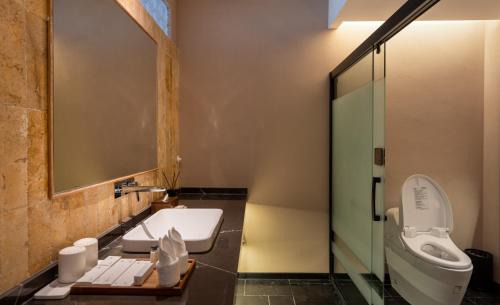 Dali Town Hotel | Cloud Edge Cabin, a full-view Cang'er Mountain and Sea Villa Hotel located on marble, Erhai Viewing Branch